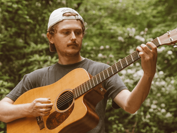Live Music: Benny Hagerty