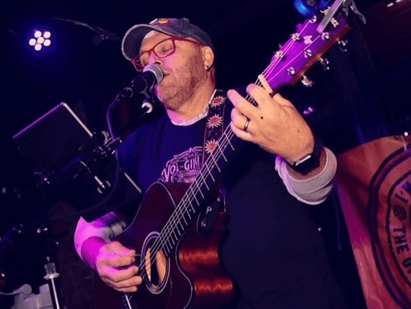 Live Music: Dan Trull