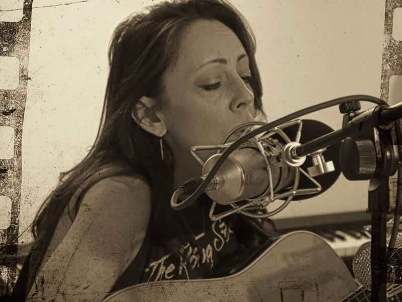 Live Music: Julie Williams Duo