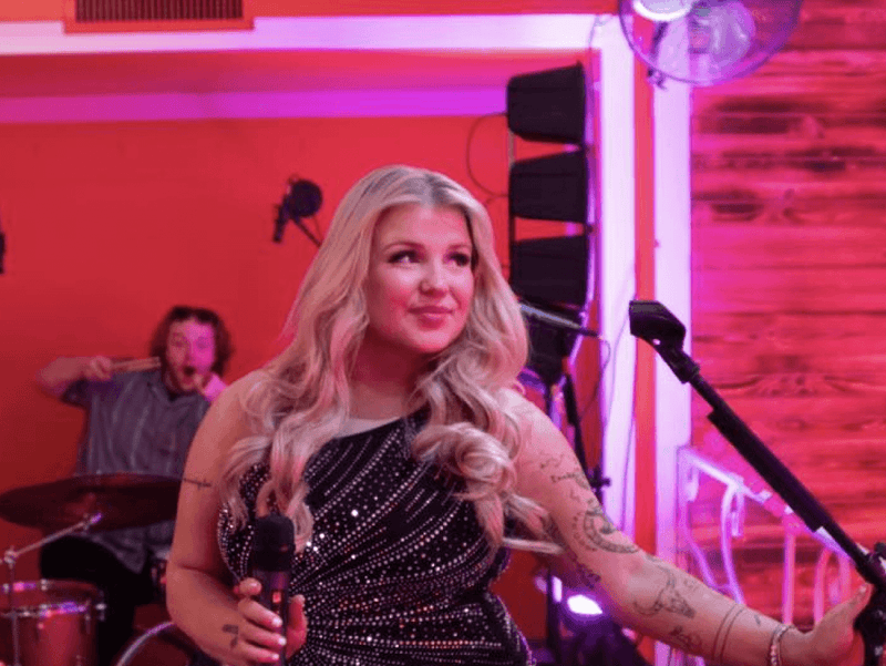 Live Music: Evie Schaffer